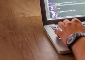 Report: Adoption of DevOps practices rising, whereas code velocity stays the identical